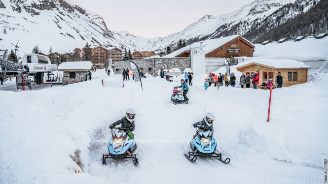 ⚡️If your kids ride electric snowmobiles? 🔋