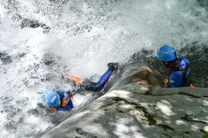 canyoning activité été famille sécurité