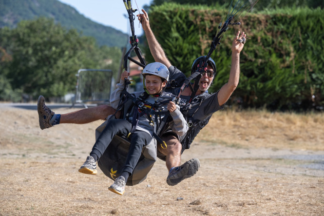 Children's paragliding flight