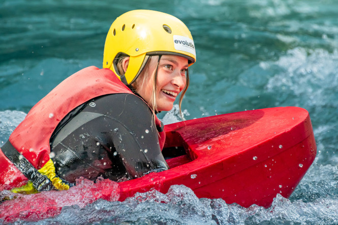 hydrospeed nage en eaux vives activité nautique alpes