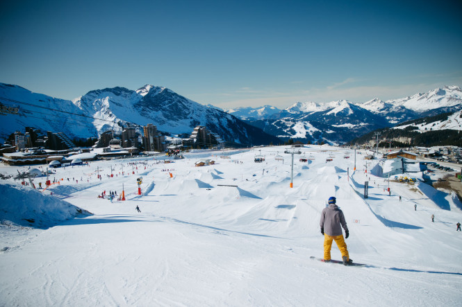 evolution2-avoriaz-resort-ski-train-mountain