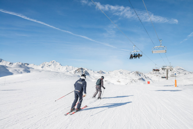 Cours de ski privé avec un moniteur Evolution 2 à l'engagement à Val d'Isère