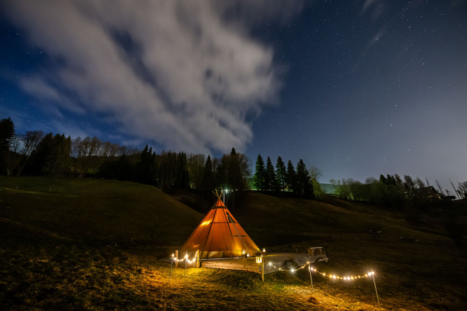 evolution2-seminaires-montagnes-megeve-soiree-tipi