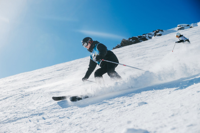 Evolution 2 Avoriaz junior academy lesson student on the slopes