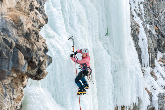 activité sensations hivernale escalade sur cascade de glace avec Evolution 2