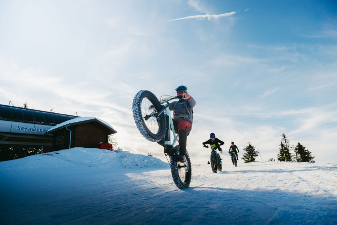 Fatbike, snow mountain biking with Evolution 2 in Avoriaz.