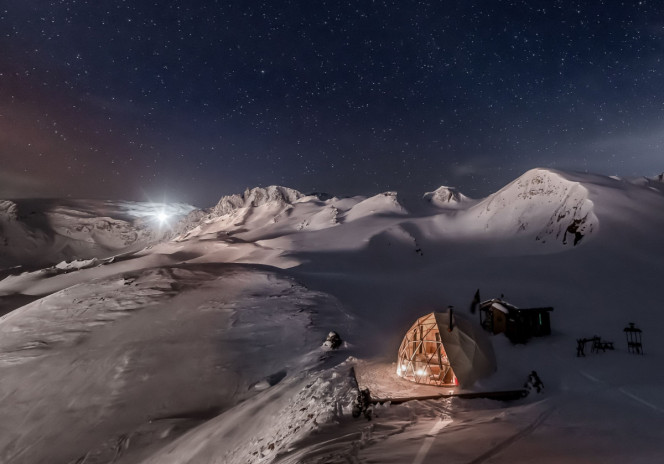 Wild Nest in the heart of Tignes in the mountains, offering a night under the stars