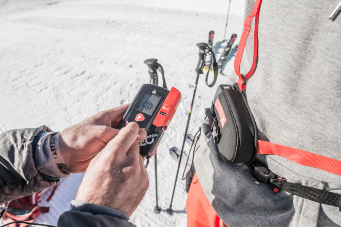 A DVA (Avalanche Victim Detector), also known as an avalanche transceiver, is used in off-piste skiing to locate skiers buried under avalanches