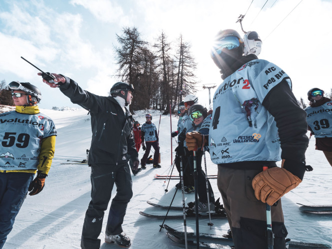 Ski activity with Evolution 2 in Les Arcs for a team-building experience during a seminar.