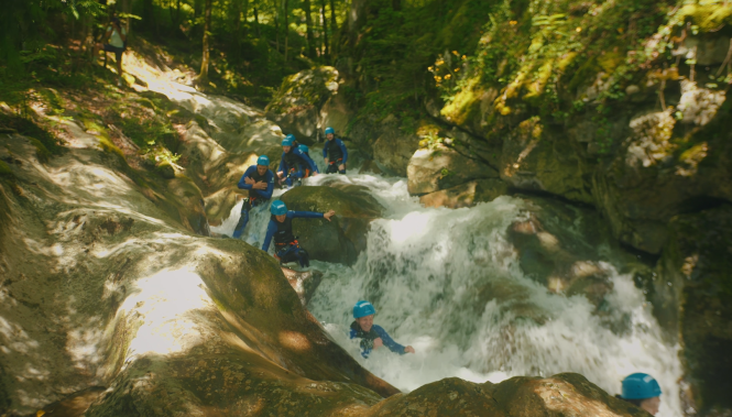 Canyoning: discover a whole new way to descend the mountain