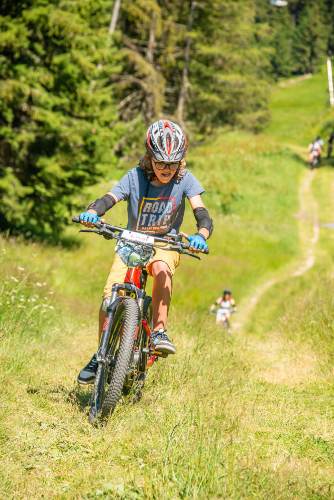 Mountain bike lessons for kids with Evolution 2 Montchavin Les Coches          Demander à ChatGPT