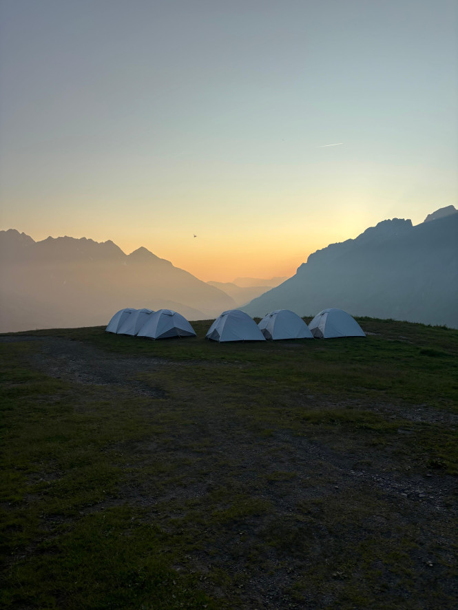 bivouac, montagne, sunset, sunrise, nuit, tente, pleine nature, diner savoyard, petit déjeuner