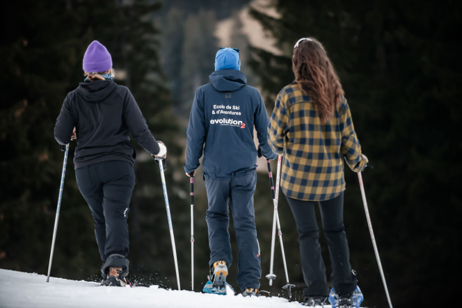 Snowshoe outing with an Evolution 2 guide in Megève