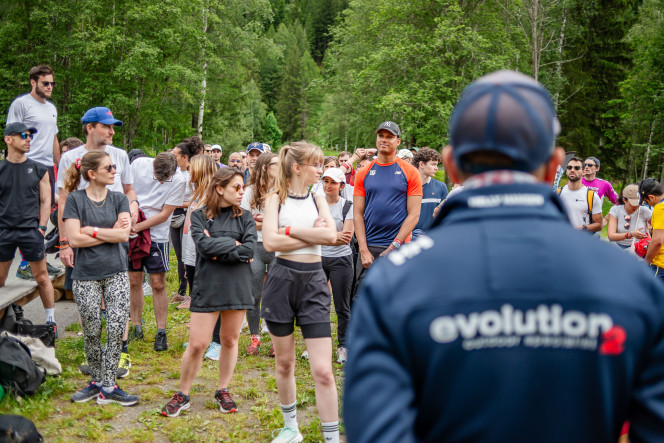 A seminar group waiting to start the team-building activities with Evolution 2.