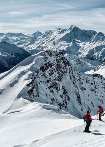 Heliskiing down the powder slopes of La Rosière