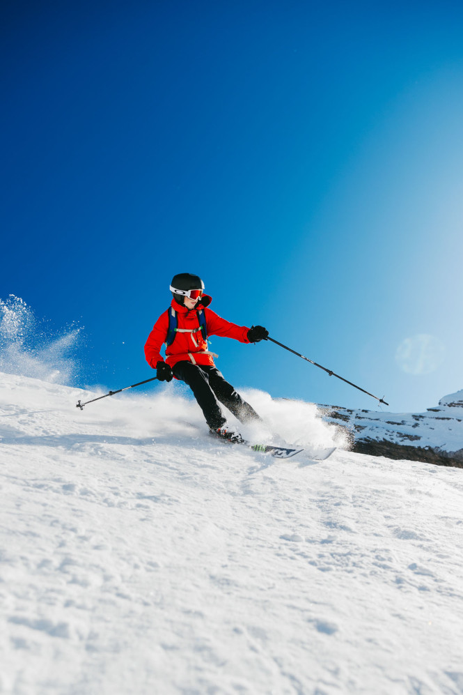 Evolution 2 ski school client in La Clusaz learning to ski off-piste