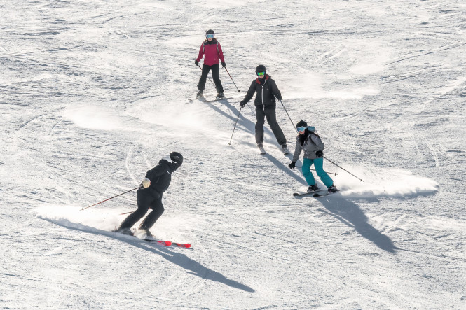 Evolution 2 ski instructor in Tignes with his adult group lesson