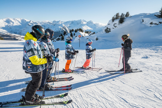 Cours de Junior Academy adolescents ski Evolution 2 aux Arcs