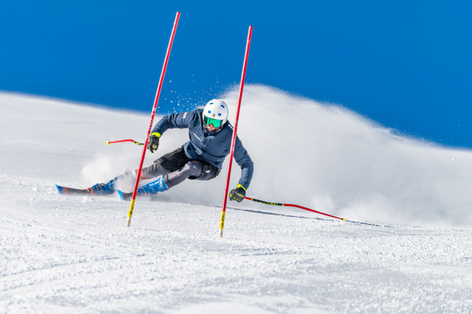 A Pro Outdoor Academy student competing in slalom