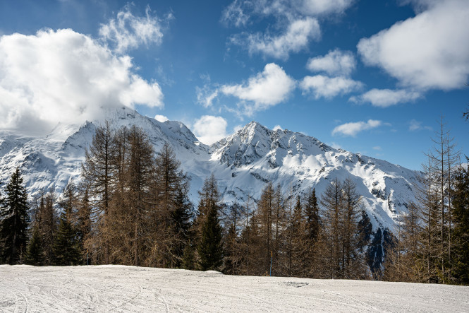 Paysage de montagne à Sainte Foy de Tarentaise au soleil
