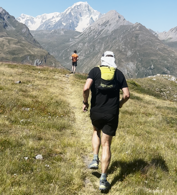 Sortie trail panoramique à La Rosière avec vue sur le massif du Mont Blanc.