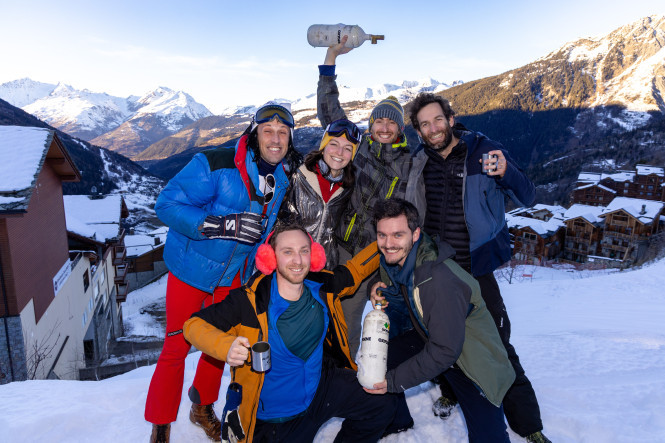 photo-de-groupe-victoire-oxygène-équipe-AKTID