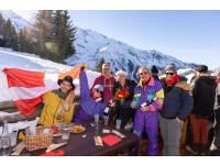 photo-de-groupe-aktid-repas-déguisement