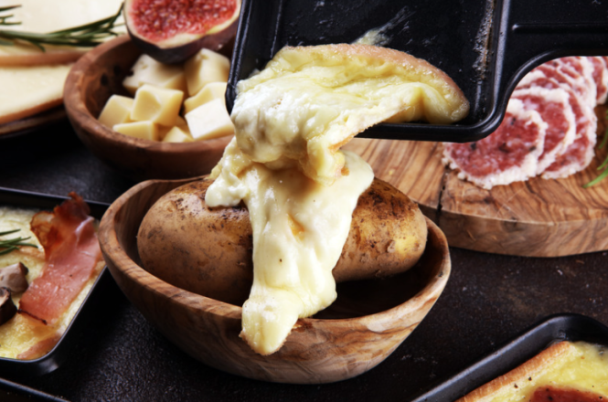 raclette-balade-en-raquettes-chalet-d'alpage