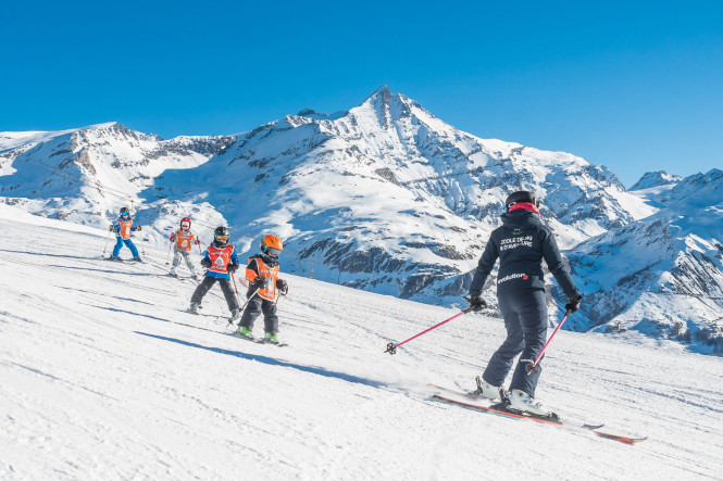 Evolution 2 group ski lessons for children on the slopes of Tignes
