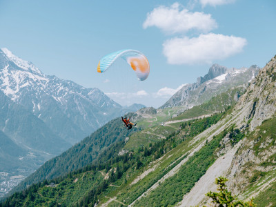 Paragliding in Chamonix : Soaring Above the Mountains Year-Round