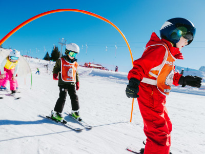 How to properly equip a child for their ski lesson? The complete checklist!