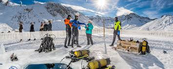 Plongée sous glace à Tignes : Vivez une aventure unique dans les Alpes