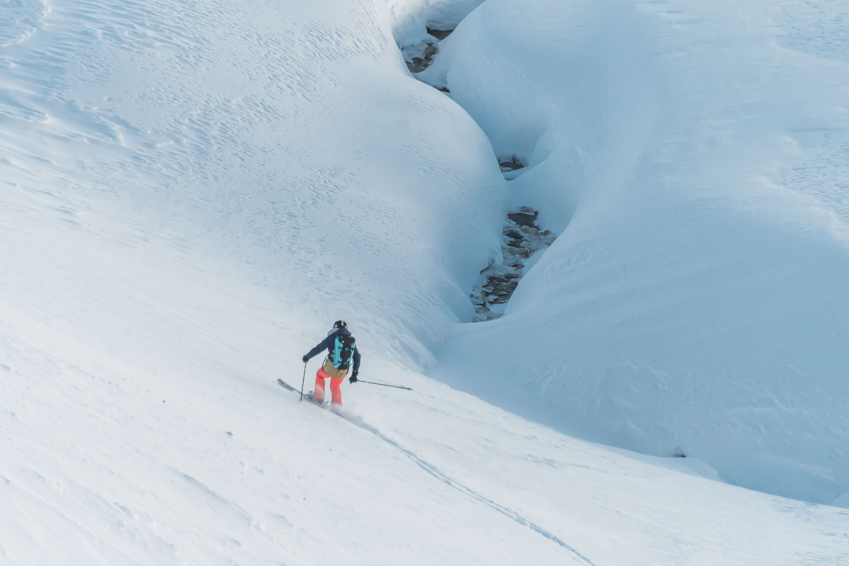 Off-piste skiing: experience freeride safely