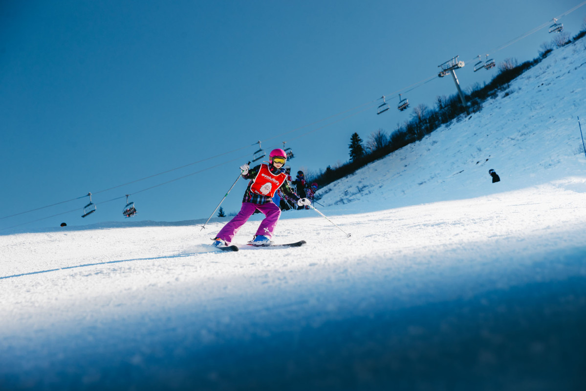 Bien choisir le niveau de ski de votre enfant : le guide comparatif