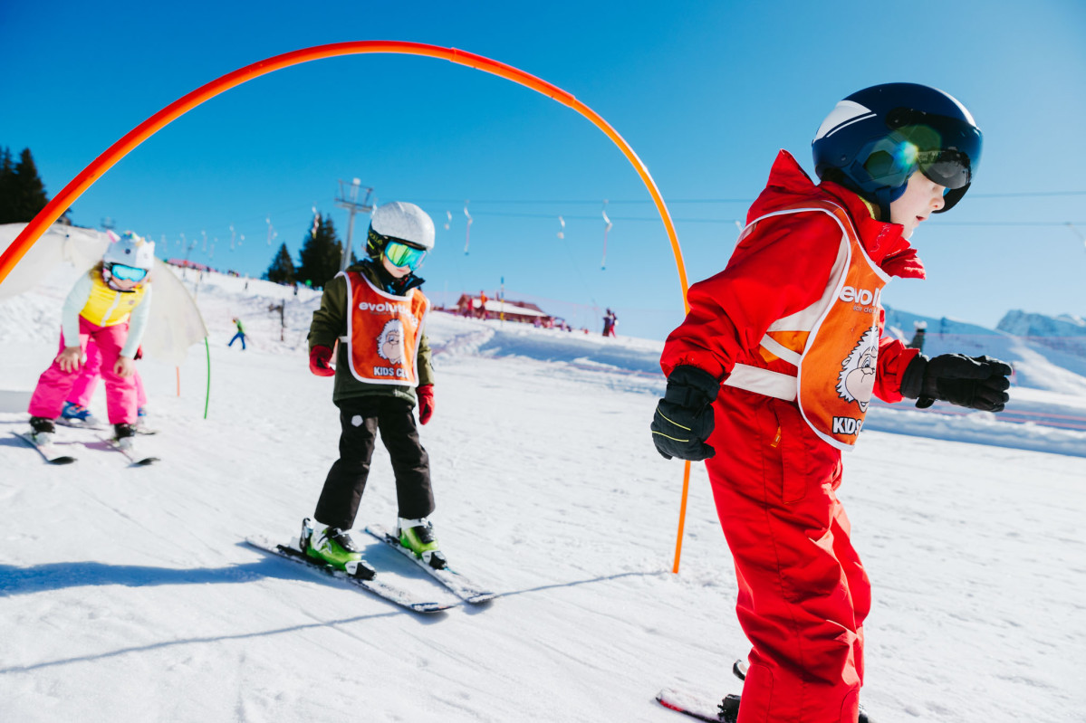How to properly equip a child for their ski lesson? The complete checklist!