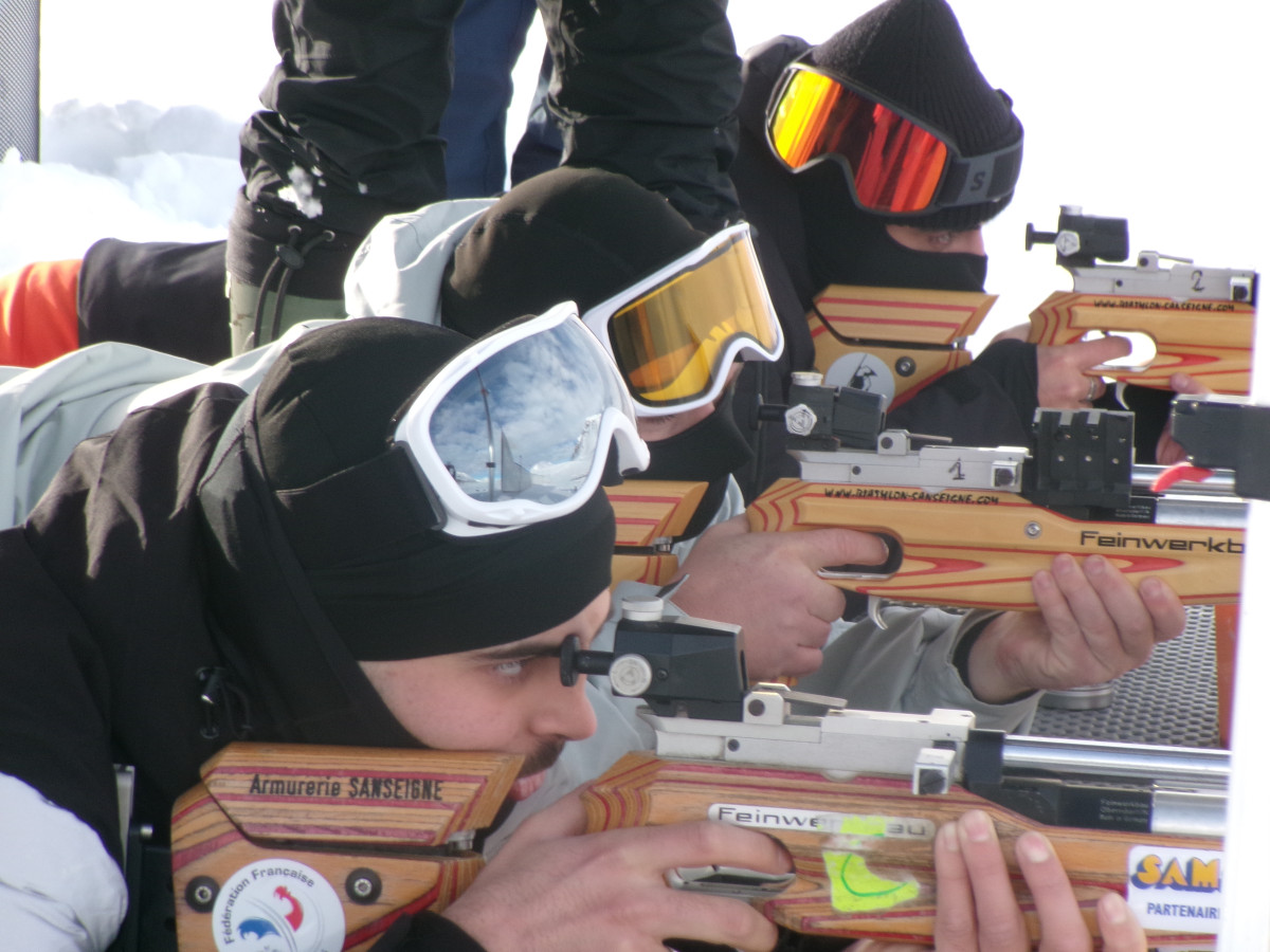 Séminaire en Altitude : Le Combo Motoneige & Biathlon à Val d'Isère ❄️🎯