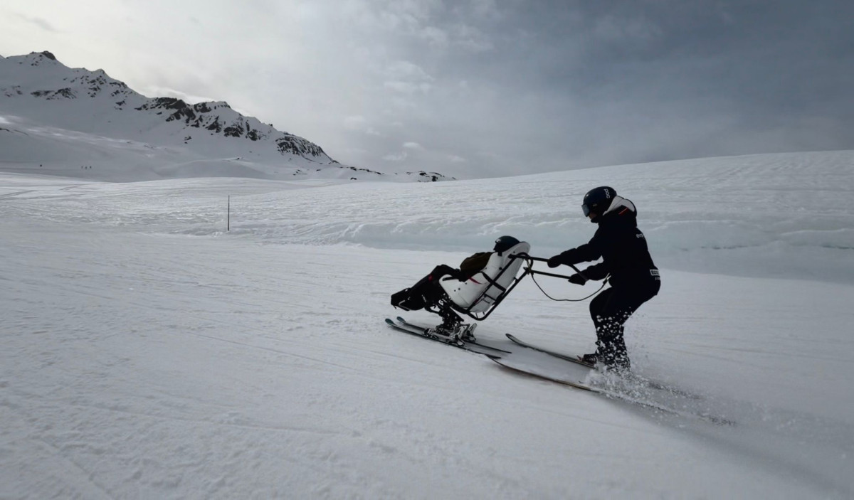 Discover adaptive skiing with Hippolyte