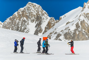Cours collectif ski adulte perfect parallel vert avec Evolution 2 Val d’Isère.