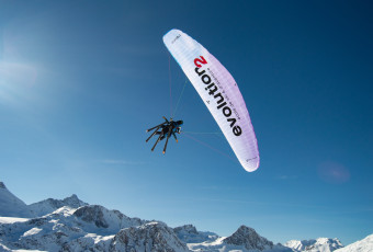 Paragliding flight with Evolution 2 Tignes.