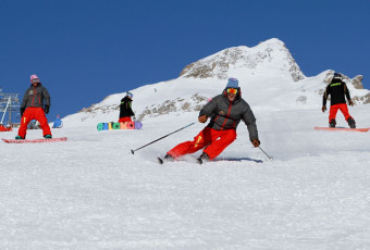Cours collectif ski adulte Fine skills avec Evolution 2 Tignes.