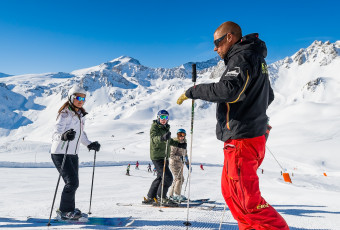 Groupe collectif Learn to Turn avec Evolution 2 Tignes.