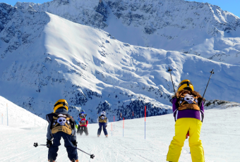 Kids & teens groups ski lessons