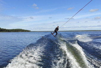 Wakeboard and water skiig lesson