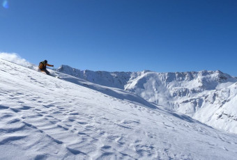 Off-piste skiing for beginners