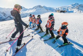 Village Yeti - Cours collectifs de ski enfants débutants (à partir de 3ans) & Yeti Academy - Cours collectifs de ski enfants