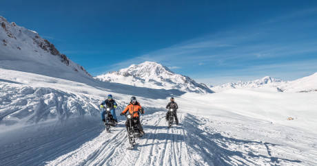 Groupe évolution 2 Val d’Isère en sortie moonbikes.