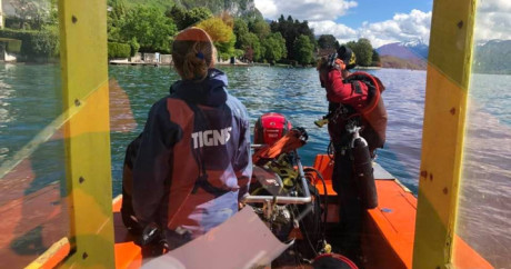 Activities on Lake Annecy - diving