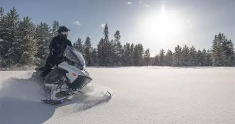 Motoneige et Moonbike électrique