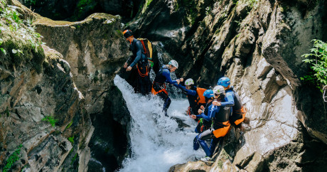 CANYONING