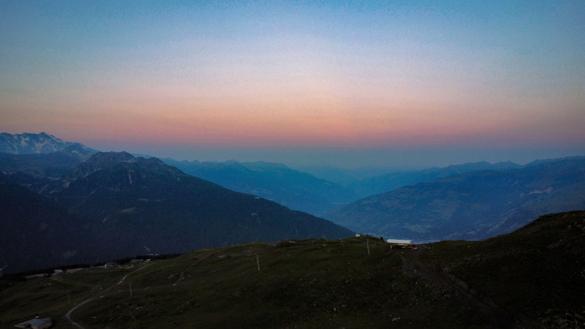 A sunrise hike at La Rosière